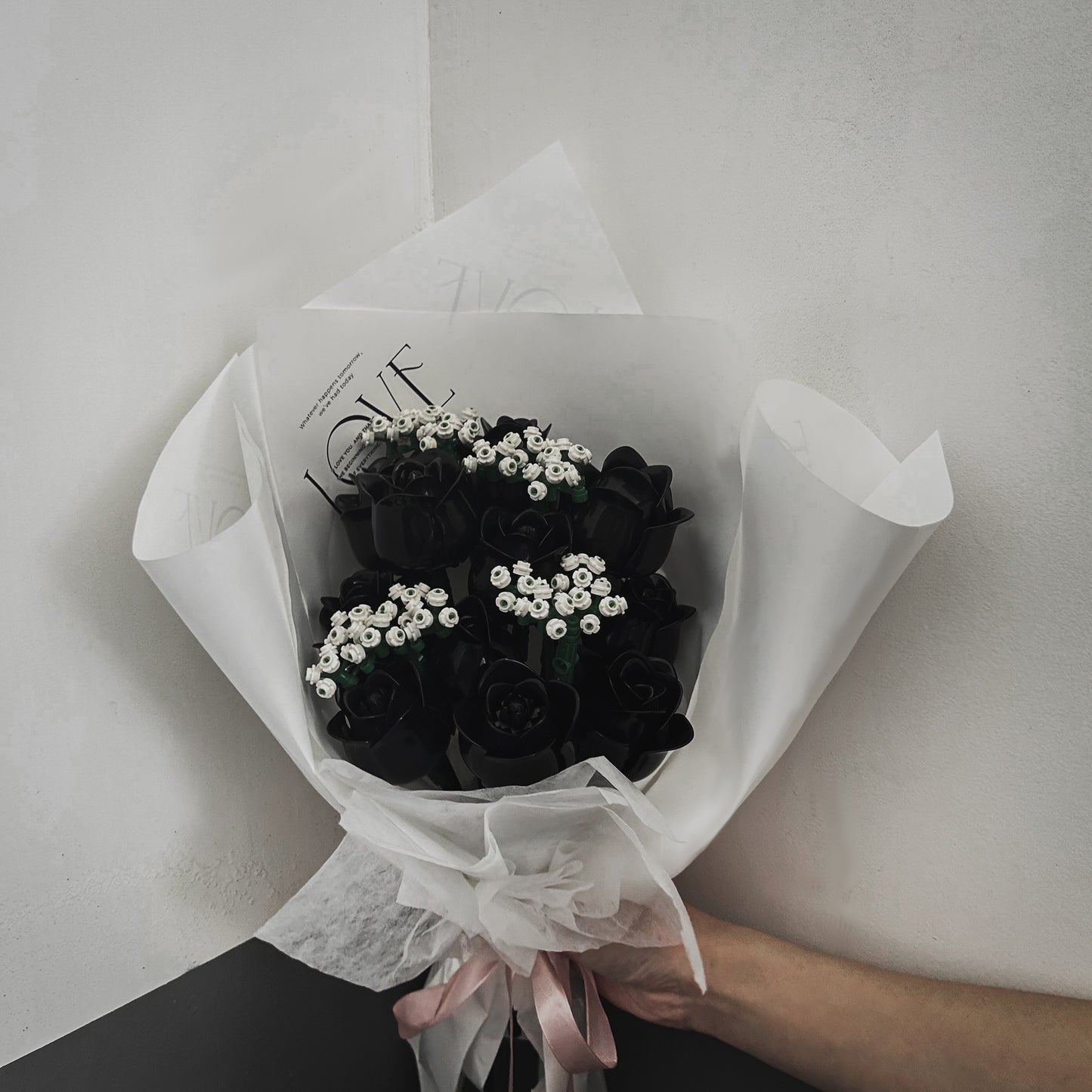 Black Rose Bouquet Building Block Set Toy-660PCS